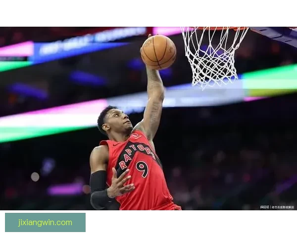 巴雷特在抢篮板时被锡安撞伤肩膀 已返回更衣室接受治疗