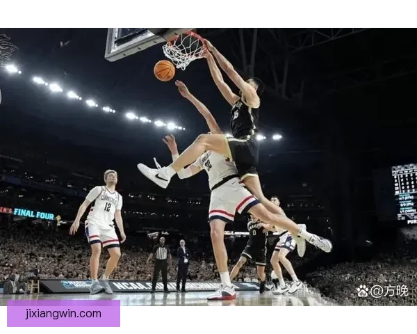 康涅狄格力克伊利诺伊晋级NCAA决赛里德双双马林斯十五分续写王朝辉煌